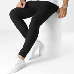 Offres ✔️ Pantalon Chino Nino Noir de Zelys Paris 🌟 -Zelys Paris Soldes Boutique none 346443 NINO BLACK 20221108T163130 03