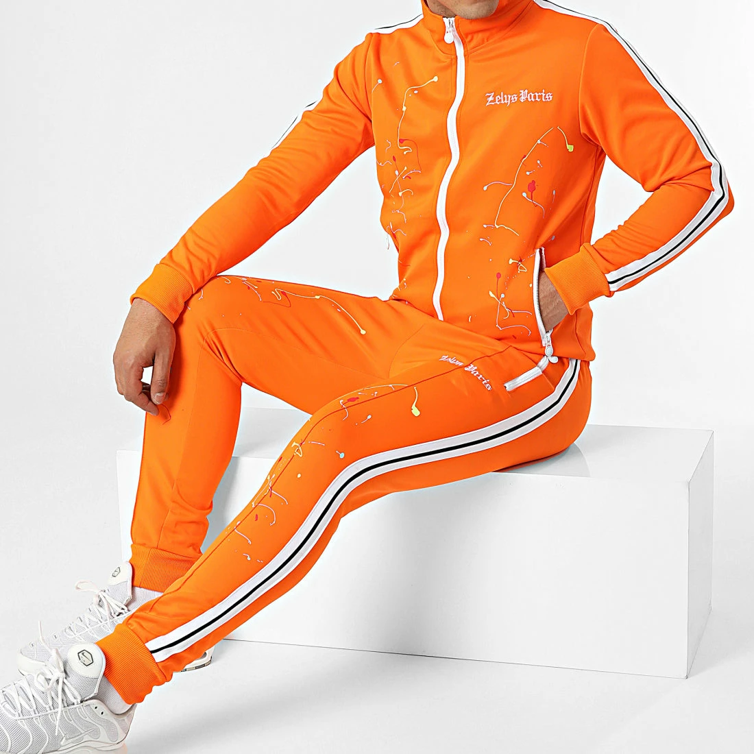 Les meilleures critiques de ✨ Ensemble Veste Zippée Et Pantalon Jogging A Bandes Palais Orange de Zelys Paris 🥰 3 Les meilleures critiques de ✨ Ensemble Veste Zippée Et Pantalon Jogging A Bandes Palais Orange de Zelys Paris 🥰